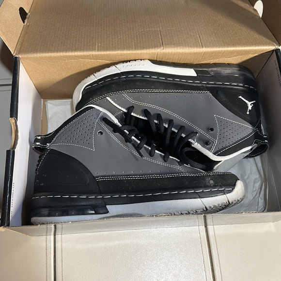 Girls Jordan 1phat - Picture 4 of 5